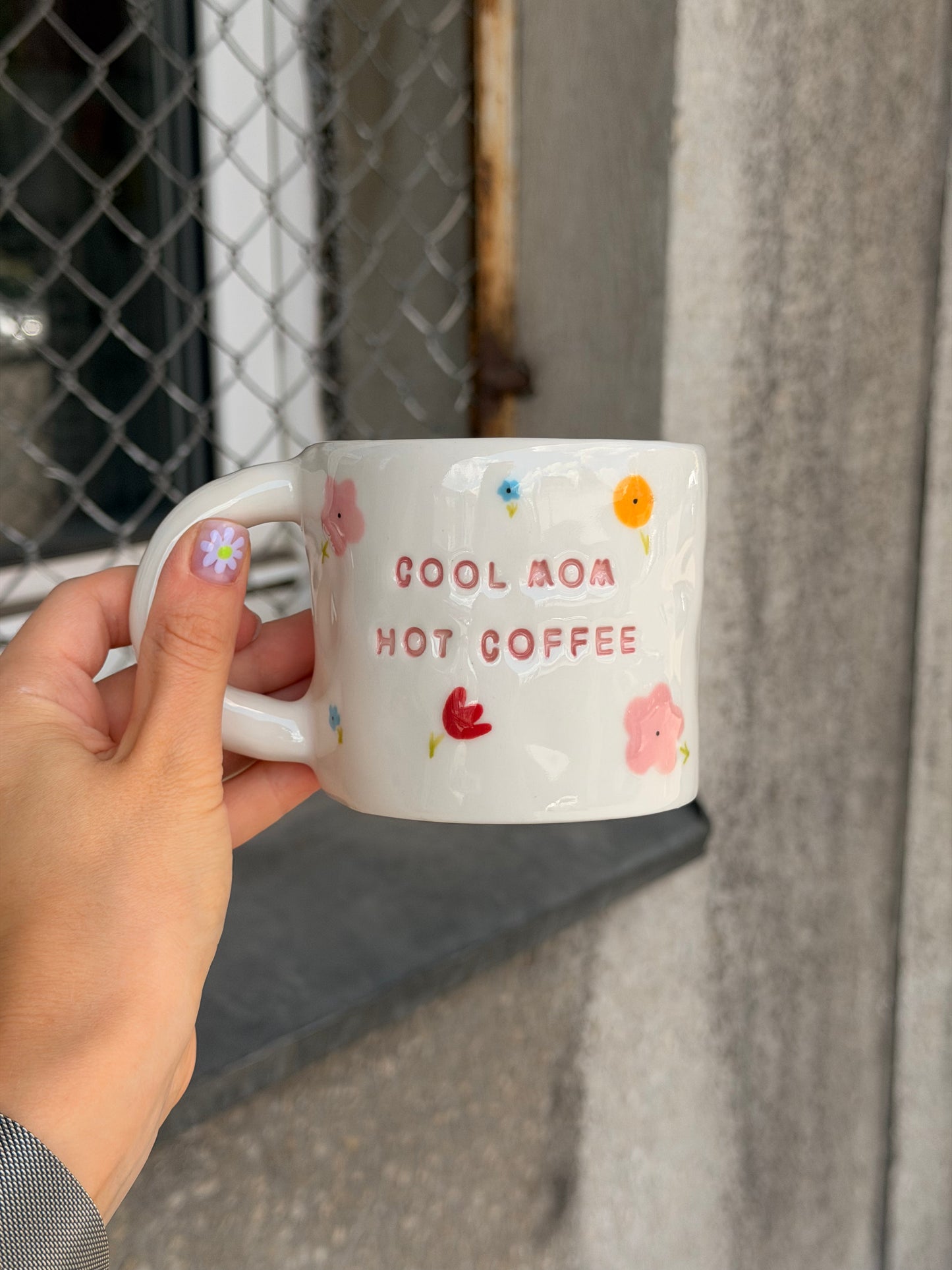 Kubek M "cool mom hot coffee"